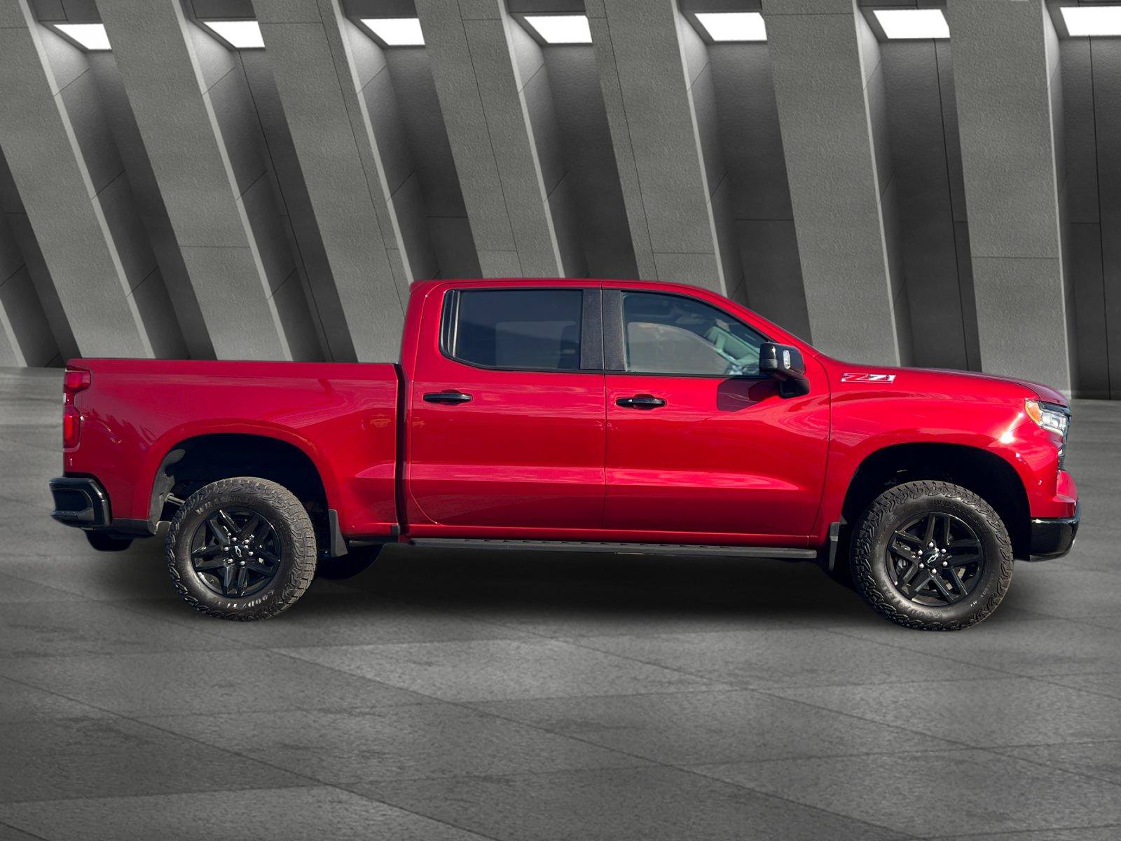Used 2025 Chevrolet Silverado 1500 LT Trail Boss w/ LT Trail Boss Premium Package AWD/4WD image 3