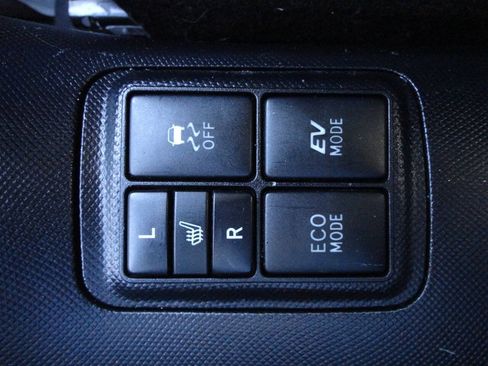 Used 2017 Toyota Prius C Four FWD image 23