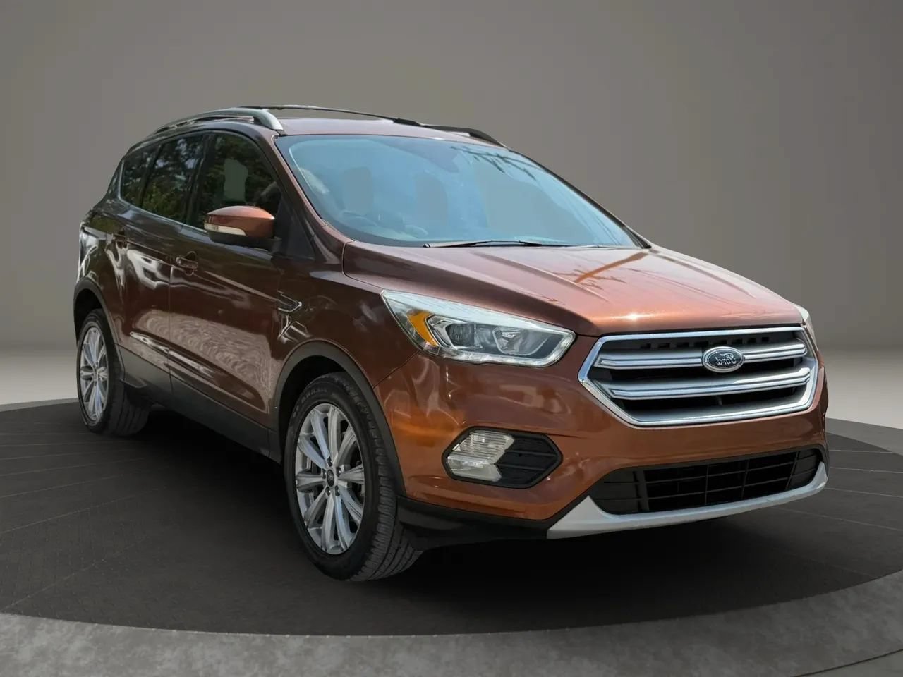 Used 2017 Ford Escape Titanium FWD image 3