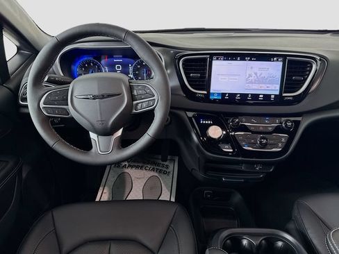 New 2026 Chrysler Voyager LX FWD image 20
