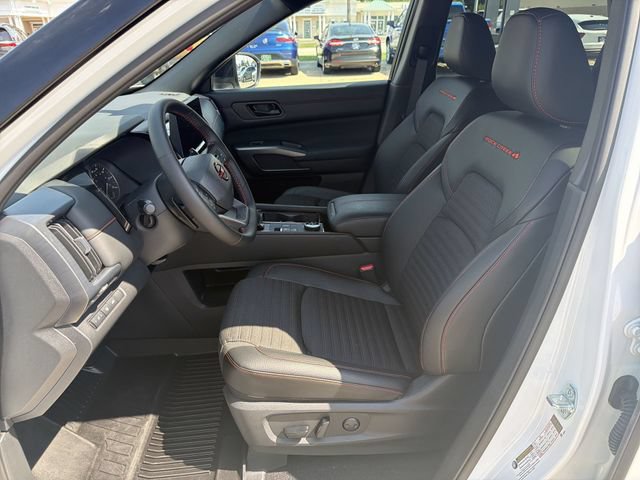 Used 2026 Nissan Pathfinder Rock Creek AWD/4WD image 13