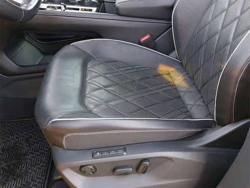 Certified 2024 Volkswagen Atlas SEL Premium R-Line image 25