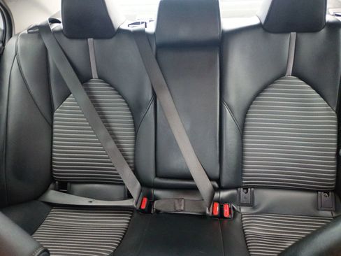 Used 2021 Toyota Camry SE FWD image 20