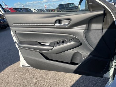 Used 2024 Nissan Altima 2.5 SV image 49