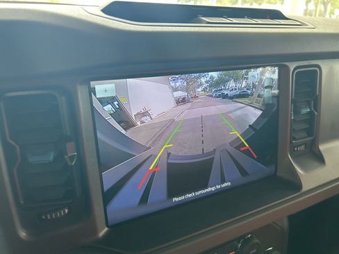 Used 2024 Ford Bronco Black Diamond image 11