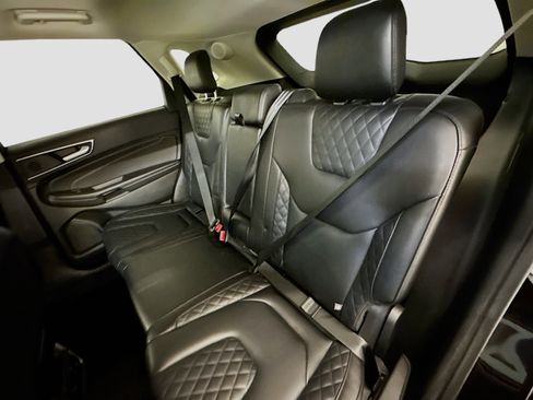 Used 2024 Ford Edge Titanium image 28