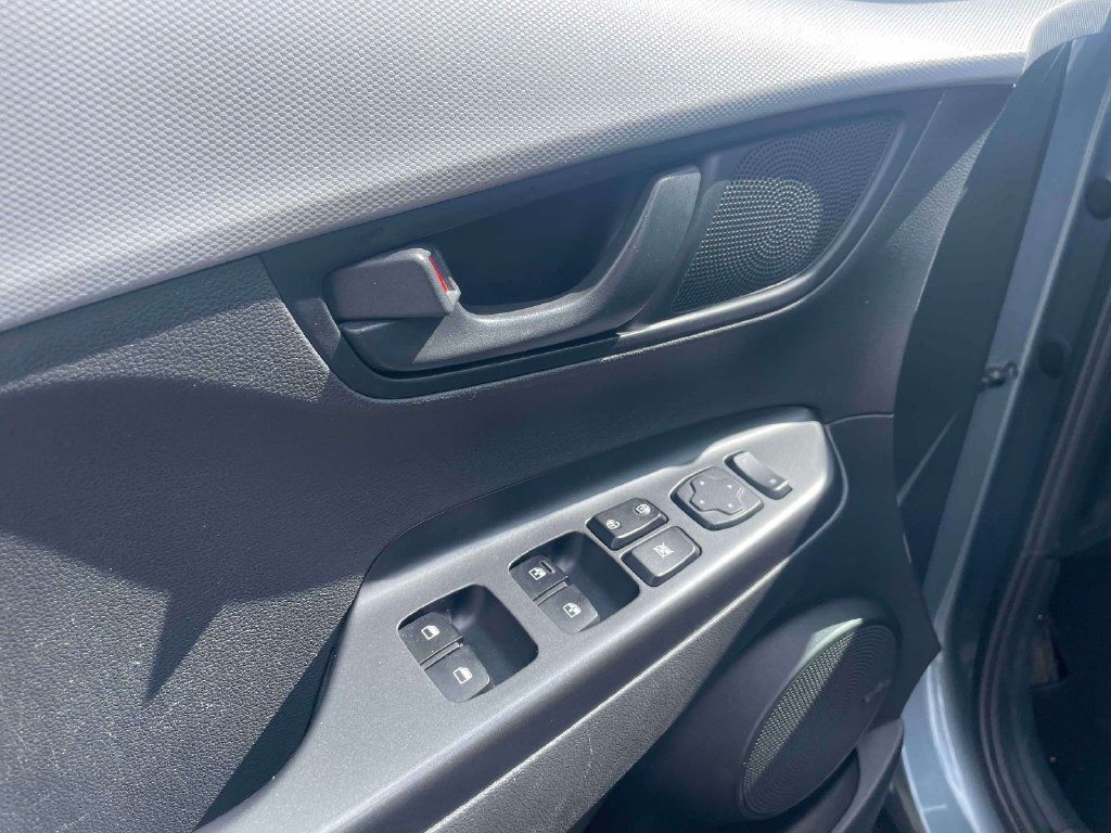 Used 2019 Hyundai Kona SEL w/ SEL Tech Package 02 AWD/4WD image 17