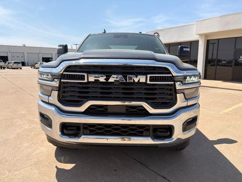 New 2025 RAM 2500 Big Horn AWD/4WD image 4