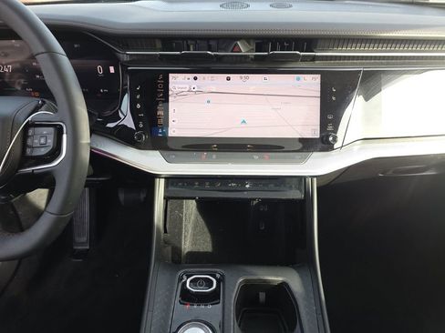 Used 2024 Jeep Wagoneer Launch Edition image 4