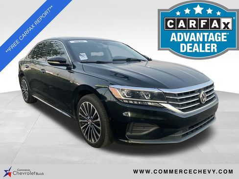 Used 2022 Volkswagen Passat 2.0T FWD image 1