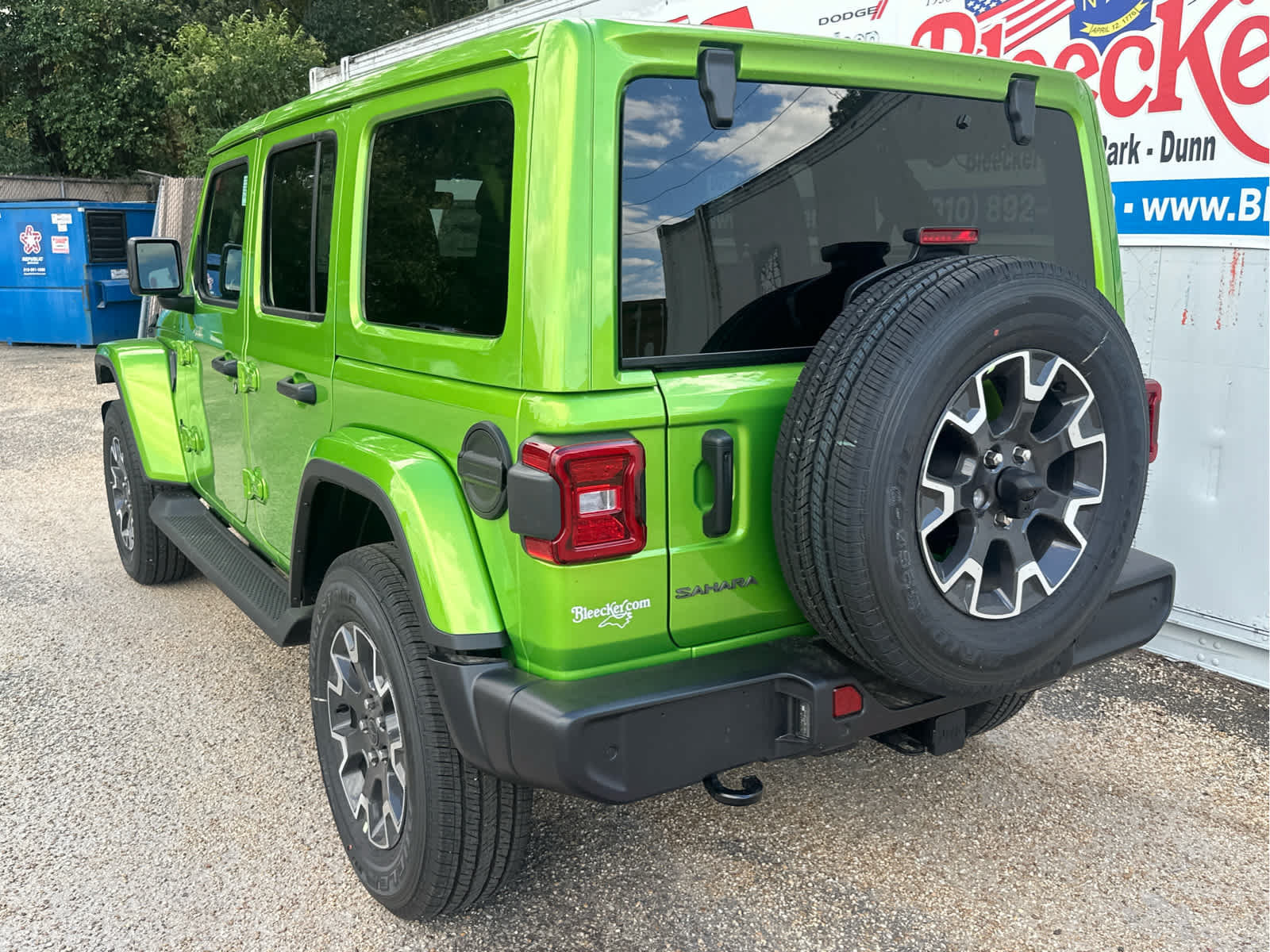 New 2026 Jeep Wrangler Unlimited Sahara AWD/4WD image 8