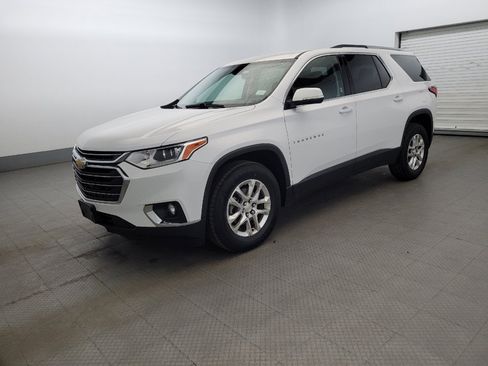 Used 2018 Chevrolet Traverse LT FWD image 2
