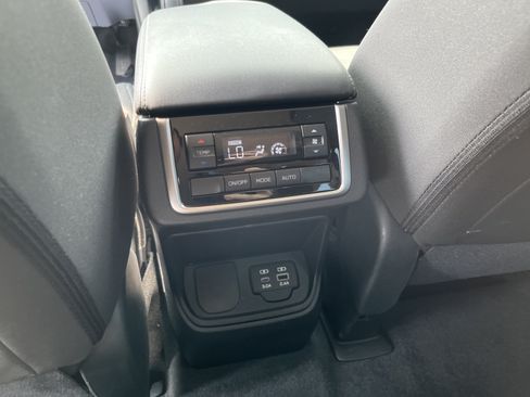 Used 2025 Subaru Ascent Premium AWD/4WD image 29