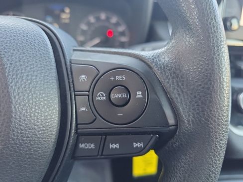 Used 2023 Toyota Corolla LE image 21