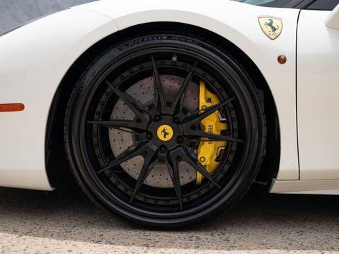 Used 2017 Ferrari 488 GTB RWD image 15