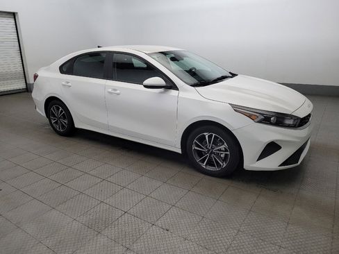 Used 2024 Kia Forte LXS image 11