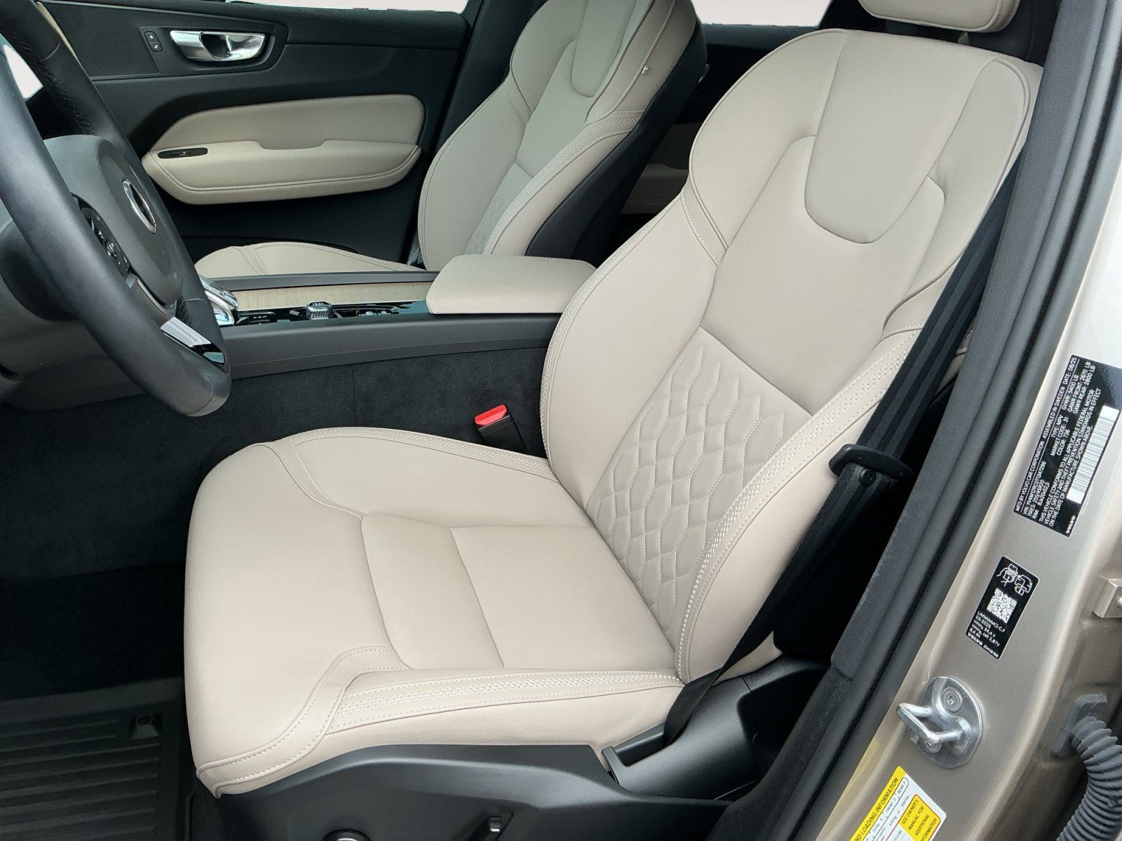 Used 2026 Volvo XC60 B5 Plus w/ Protection Package Premier AWD/4WD image 9