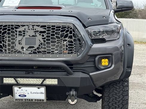 Used 2020 Toyota Tacoma TRD Sport w/ Technology Package image 9