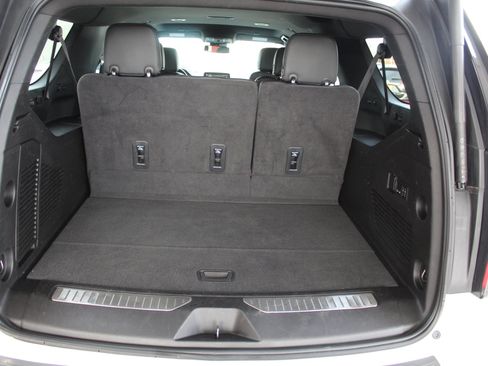 Used 2023 Chevrolet Suburban Premier RWD image 25