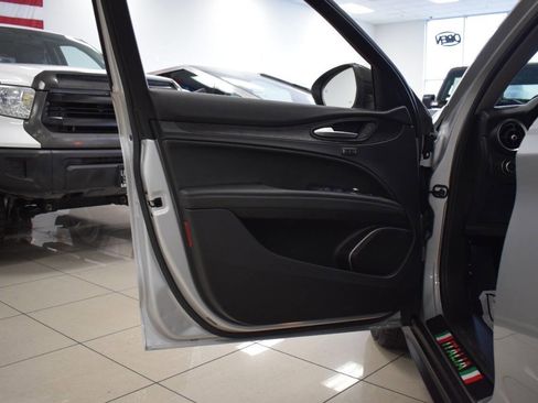 Used 2021 Alfa Romeo Stelvio Sprint w/ Nero Edizione image 31