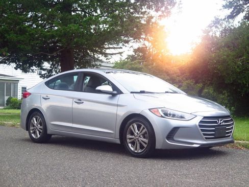 Used 2017 Hyundai Elantra SE FWD image 6