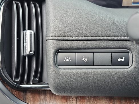 New 2025 Nissan Armada SL image 27