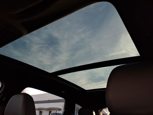 Used 2023 Audi Q7 Premium w/ Towing Package image 11