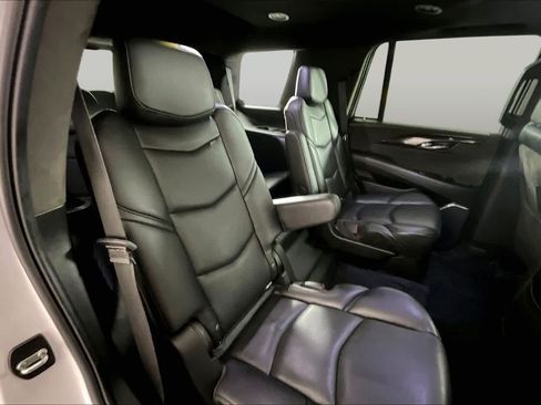 Used 2020 Cadillac Escalade Platinum RWD image 19