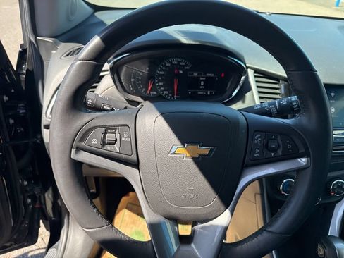 Used 2022 Chevrolet Trax LT w/ LT Convenience Package AWD/4WD image 20