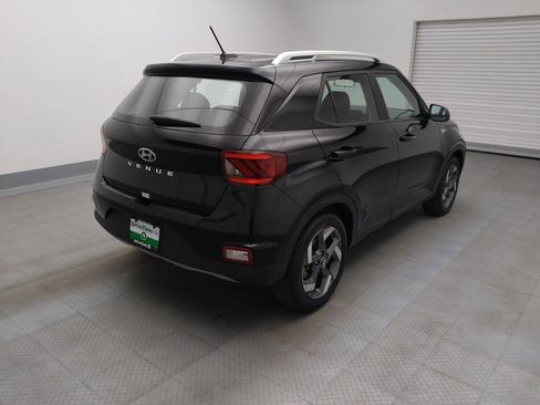 Used 2024 Hyundai Venue SEL image 9