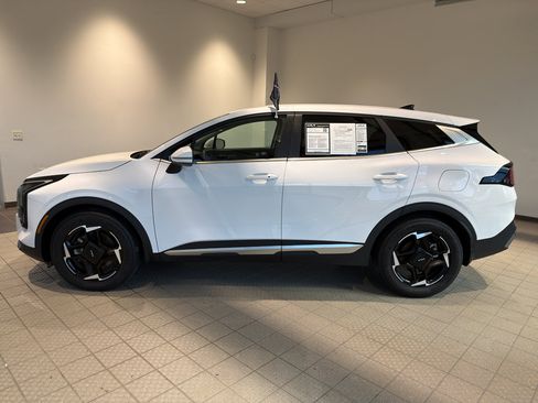 Used 2026 Kia Sportage EX image 2