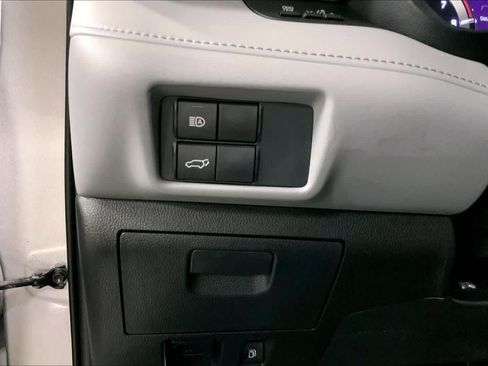 Certified 2021 Toyota Highlander XLE AWD/4WD image 35