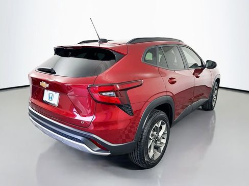 Used 2024 Chevrolet Trax LT w/ Sunroof Package image 5