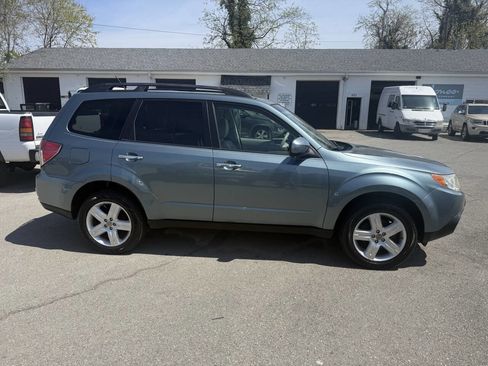Used 2010 Subaru Forester 2.5X Premium AWD/4WD image 5