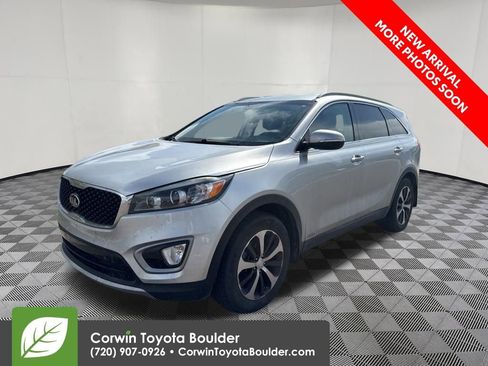 Used 2017 Kia Sorento EX AWD/4WD image 3