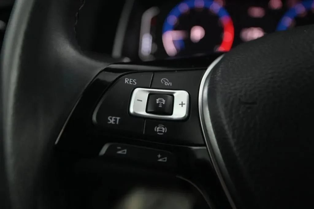 Used 2019 Volkswagen Jetta SEL FWD image 19