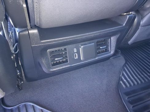 Used 2025 GMC Sierra 1500 SLT AWD/4WD image 15