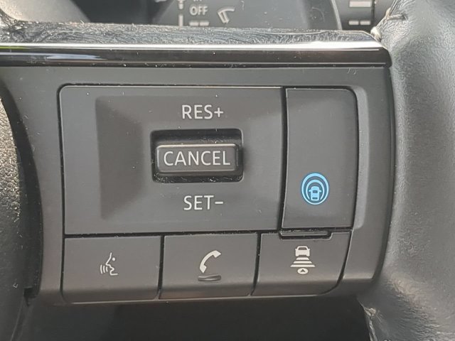 Used 2024 Nissan Pathfinder SL w/ SL Premium Package FWD image 31