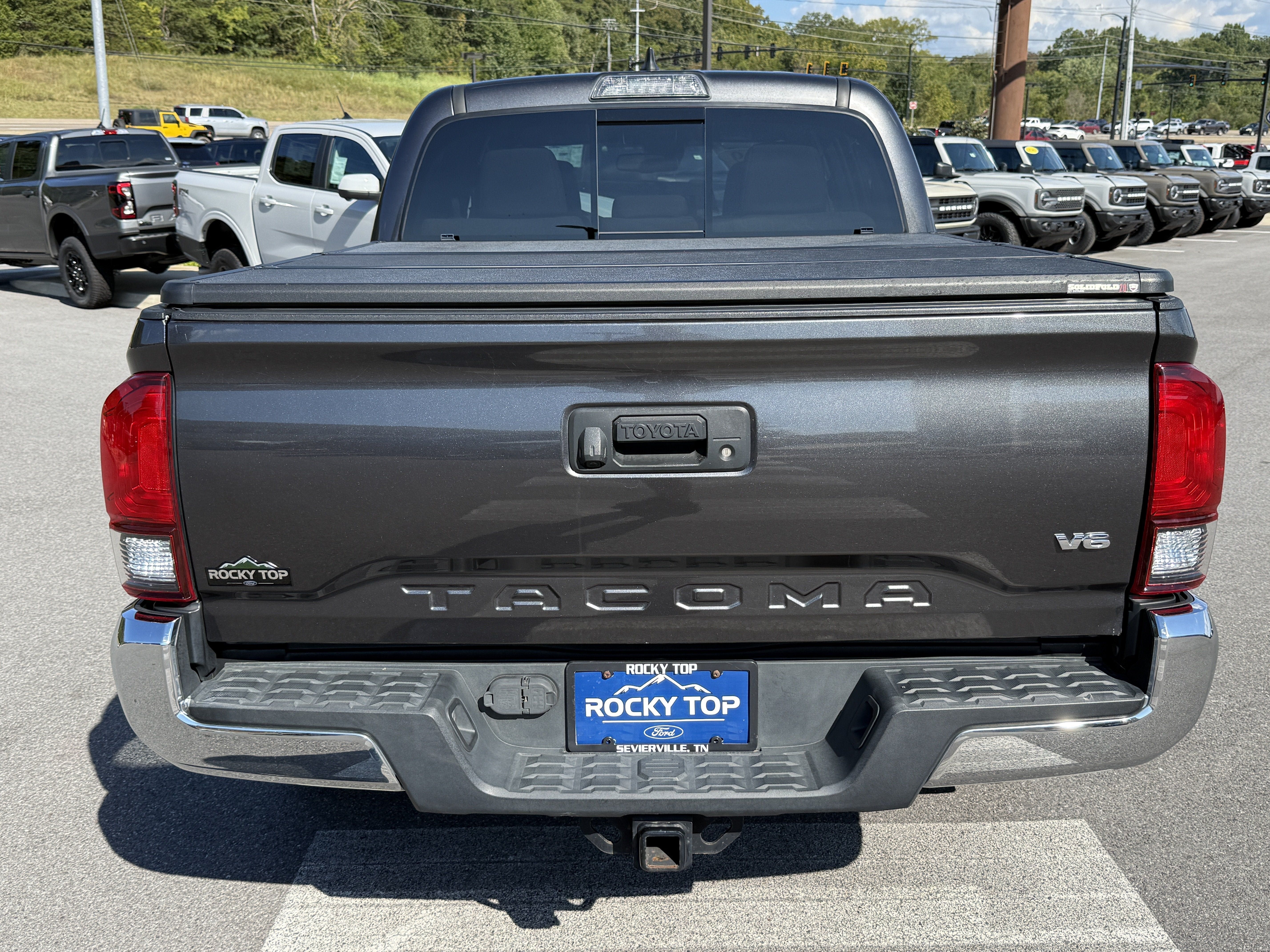 Used 2019 Toyota Tacoma TRD Off-Road AWD/4WD image 6