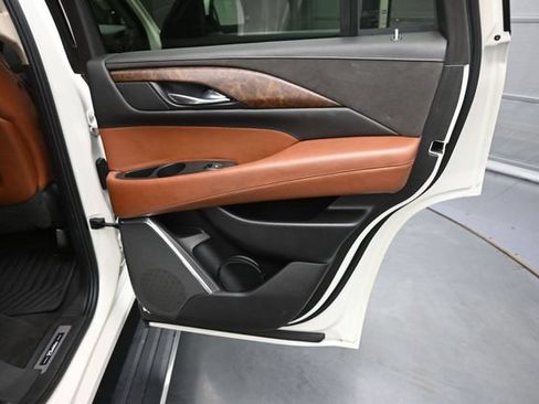 Used 2015 Cadillac Escalade Premium AWD/4WD image 15