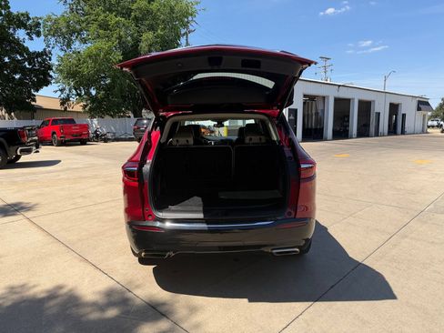 Used 2020 Buick Enclave Premium w/ Surround and Sites Package AWD/4WD image 34