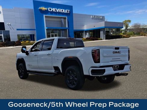 Used 2025 GMC Sierra 2500 AT4 image 6