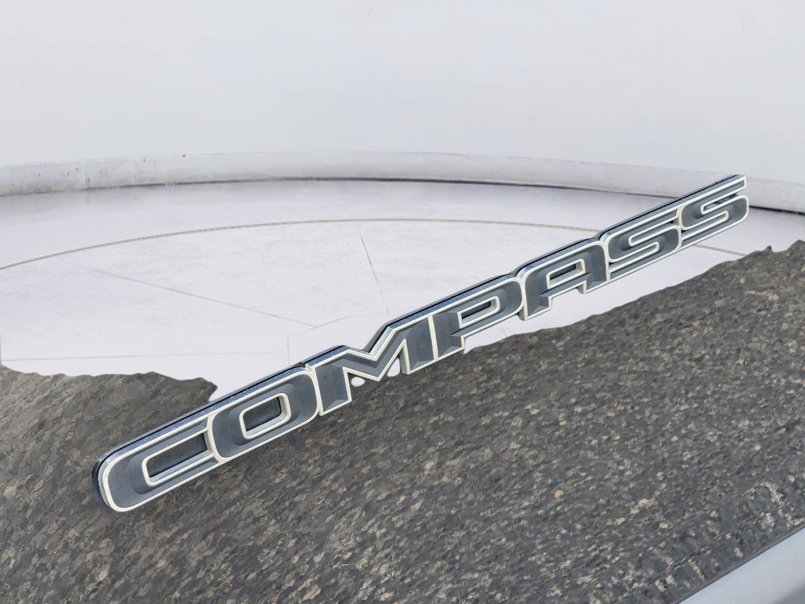 Used 2025 Jeep Compass Limited AWD/4WD image 12