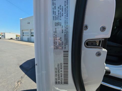 Used 2024 RAM 2500 Laramie AWD/4WD image 40