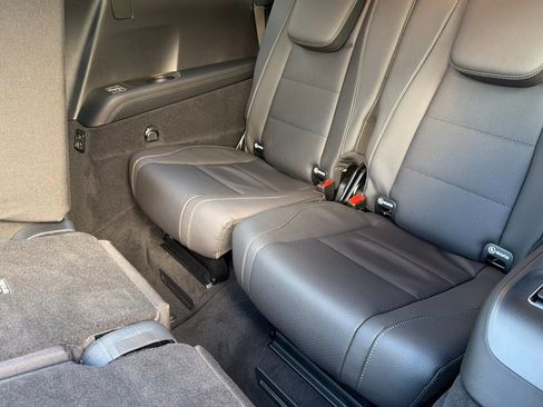 New 2026 Mercedes-Benz GLS 450 4MATIC image 14