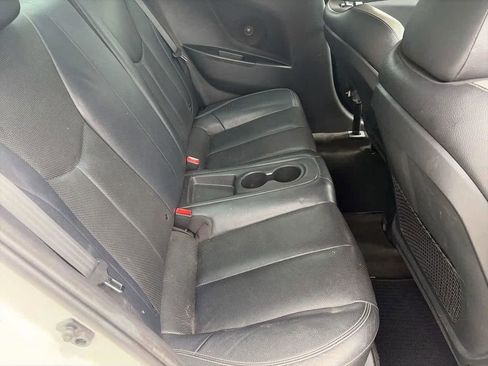 Used 2016 Hyundai Veloster Turbo FWD image 14