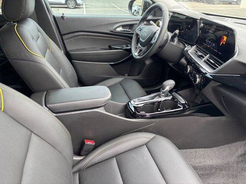 Used 2025 Chevrolet Trax ACTIV w/ Driver Confidence Package image 12