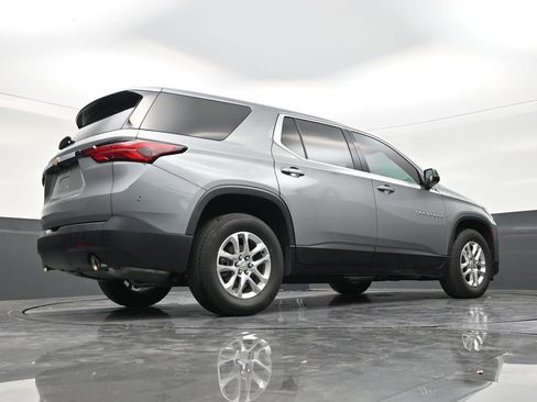 Used 2023 Chevrolet Traverse LS FWD image 24