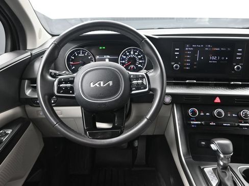 Certified 2024 Kia Carnival LX FWD image 29