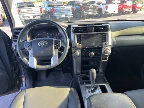 Used 2022 Toyota 4Runner SR5 Premium w/ Moonroof Package RWD image 17